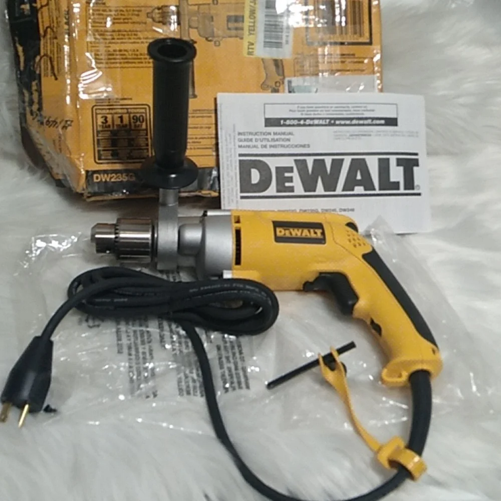 NIB Dewalt Drill W/Chuck Key & 360 Adjustable Side Handle - Picture 3 of 10